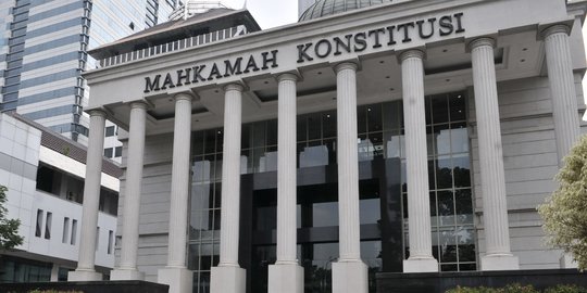 Empat Hakim MK Dissenting Opinion Terhadap Uji Formil Omnibus Law Cipta Kerja