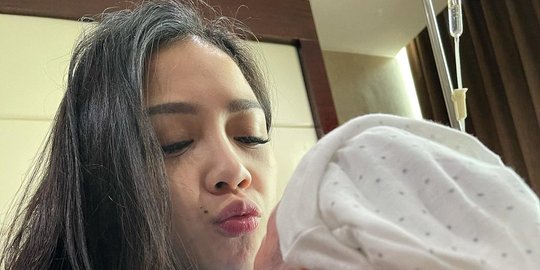 Penampilan Nagita Slavina Usai Melahirkan Disorot, Netizen 'Nggak Ada Kucel-kucelnya'
