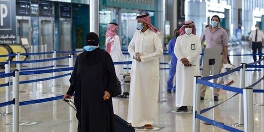 Arab Saudi Tutup Penerbangan dari dan ke Tujuh Negara Afrika karena Varian Omicron