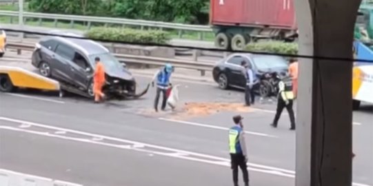 Tak Ditahan Karena Sakit, Kakek Pengemudi Mercy Lawan Arah di Tol Diperiksa Besok