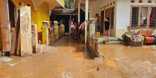 Tinjau Lokasi Banjir Bandang Garut, Wagub Jabar Tetapkan Status Tanggap Darurat