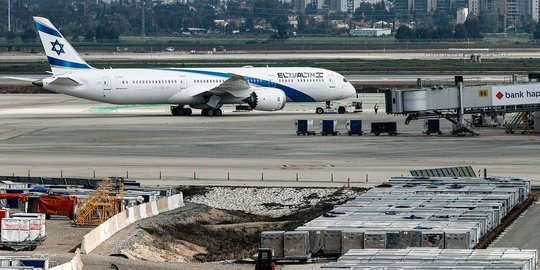 Israel Tutup Perbatasan untuk Semua Warga Asing karena Munculnya Covid Varian Omicron