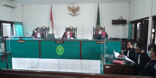 Jadi Tulang Punggung Keluarga, Terdakwa Kasus Sate Sianida Minta Keringanan Hukuman