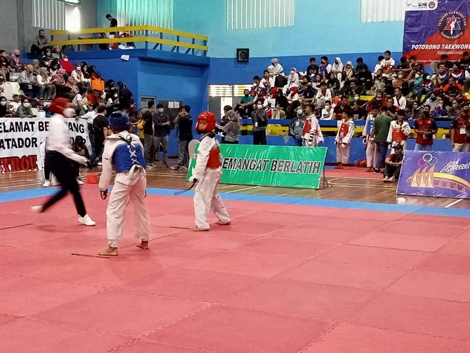 kejuaraan taekwondo wali kota cup viii di sport hall kridosono yogyakarta