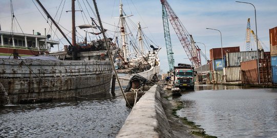 Banjir Rob Berkepanjangan di Pelabuhan Sunda Kelapa