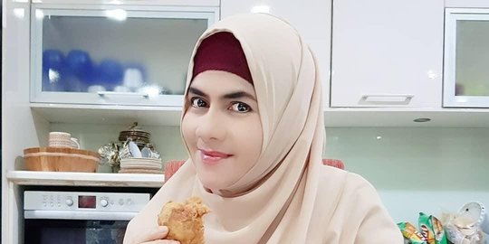 Masih Ingat Astri Ivo? Ini 7 Potret Rumah Mewah dan Megahnya yang Jarang Tersorot