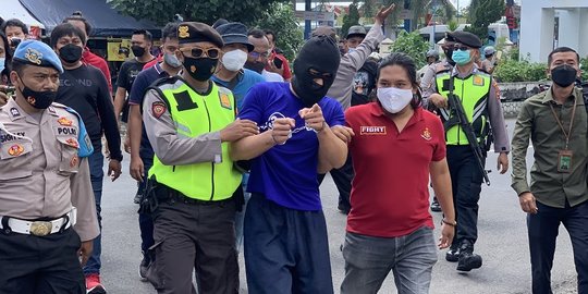 Polisi Gelar Rekonstruksi Perampokan dengan Pembunuhan di Gudang Rokok Solo