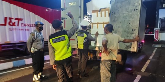 Cegah Penyelundupan Jelang Nataru, Polisi Lakukan Pengetatan di Pelabuhan Gilimanuk