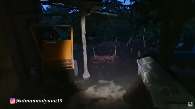kampung makam di cirebon