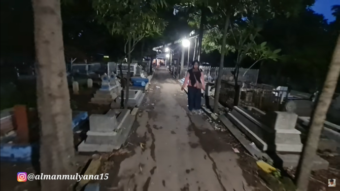 kampung makam di cirebon