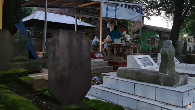 kampung makam di cirebon