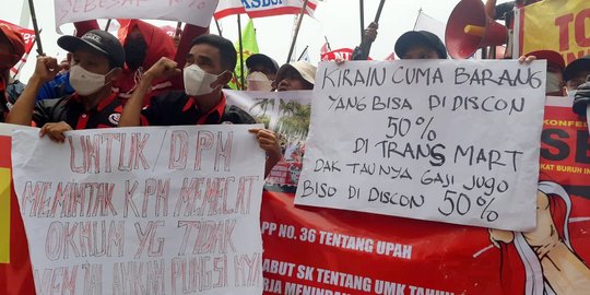 Tolak UMK Palembang Naik Rp19 Ribu, Buruh Geruduk Kantor Gubernur Sumsel