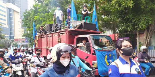 Tolak Upah Murah, Ribuan Buruh Kembali Tuntut Kenaikan UMK di Surabaya