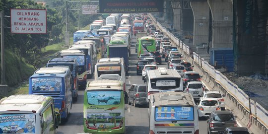 Ini Syarat Perjalanan Naik Pesawat, Kapal Laut & Mobil Pribadi di Libur Akhir Tahun