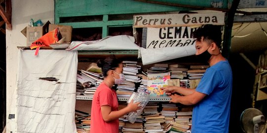 Menilik Perpus GatDa, Perpustakaan Berbayar Sampah di Bojonegoro