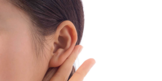 Kisah Nenek di Surabaya Tak Sanggup Beli Alat Dengar untuk Cucu yang Diasuhnya