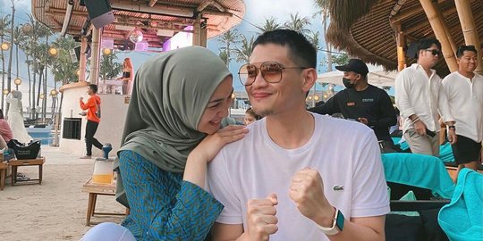 Momen Romantis Citra Kirana & Rezky di Anniversary Pernikahan ke-2, Tulis Pesan Ini