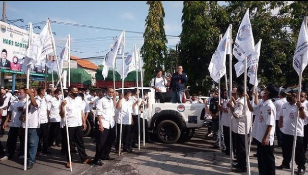 ratusan perangkat desa di batang lakukan unjuk rasa