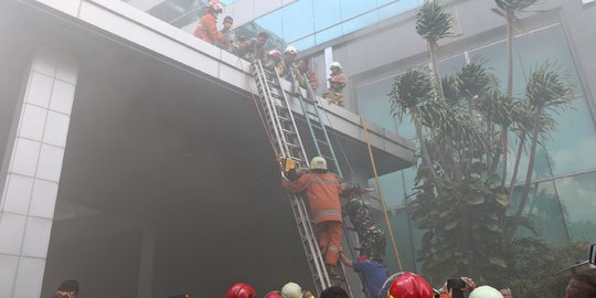 Sumber Api Kebakaran Gedung Cyber dari Ruang Server di Lantai 2