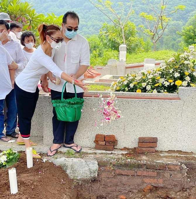 inul daratista berduka mama mertua meninggal dunia