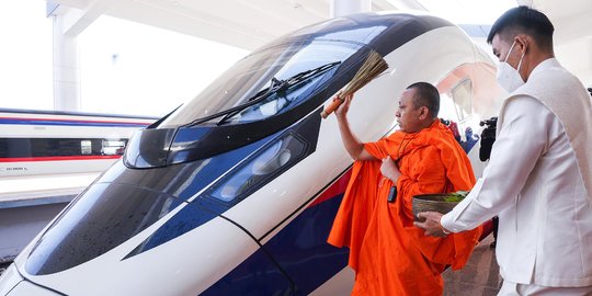 Peresmian Proyek Kereta Cepat Laos-China Senilai Rp86,4 Triliun