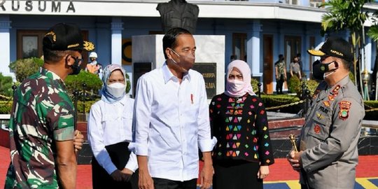 Cegah Omicron Masuk ke RI, Jokowi Minta TNI-Polri Gencar Lakukan Vaksinasi