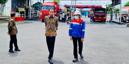 Presiden Jokowi Sidak dan Cek Stok Terminal BBM di Bali