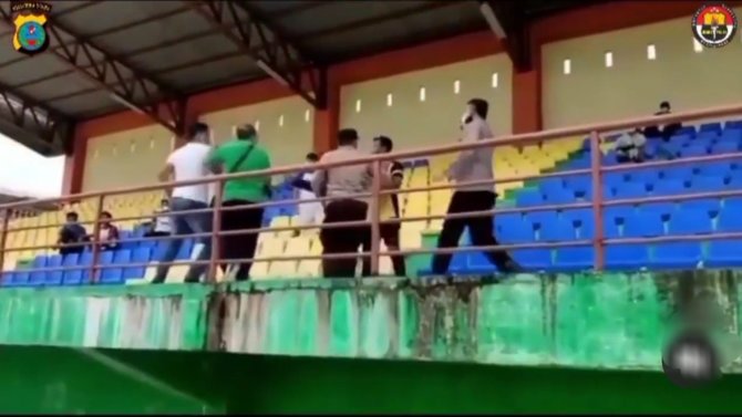 viral mantan pemain timnas tendang penonton di liga 3 sumut berakhir damai