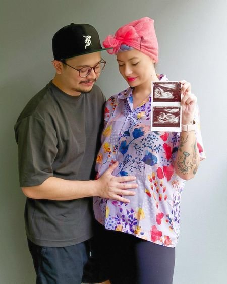 derby romero dan istri