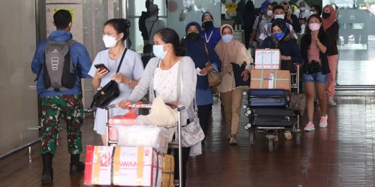 Pemerintah Tanggung Biaya Karantina WNI Kembali dari Luar Negeri Kategori ini