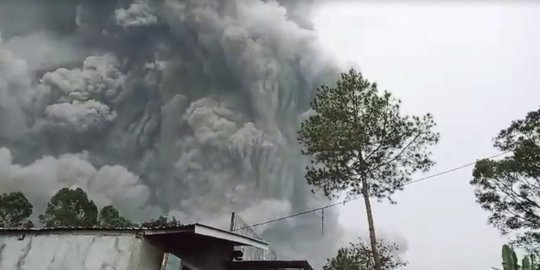 PVMBG: Guguran Awan Panas Gunung Semeru Sudah Terpantau Sejak Kemarin