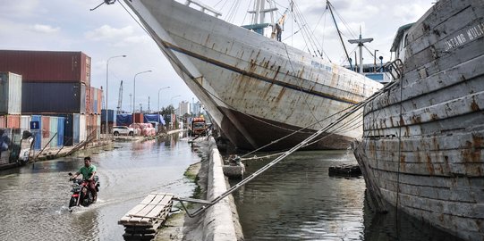 Bocah di Sunda Kelapa Tewas Saat Bermain Kala Banjir Rob