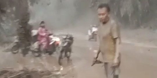 Jembatan Gladak Perak Terputus Dampak Erupsi Gunung Semeru