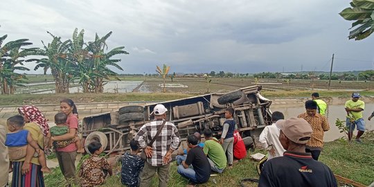 Bus Rombongan Pengantin Terperosok ke Sungai, Puluhan Orang Luka-luka