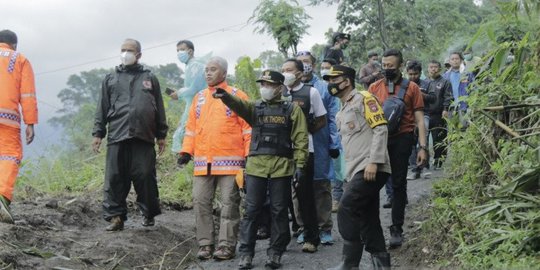 Bupati Lumajang: Butuh Tambahan Pasukan untuk Evakuasi Warga Terdampak Erupsi Semeru