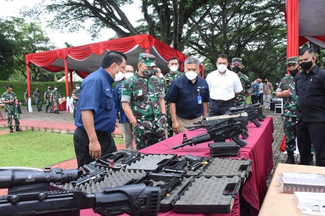 kasad jenderal tni dudung abdurachman kunjungan ke pt pindad