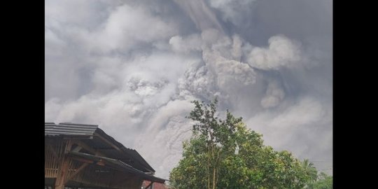 PVMBG Tetapkan Gunung Semeru Berstatus Waspada