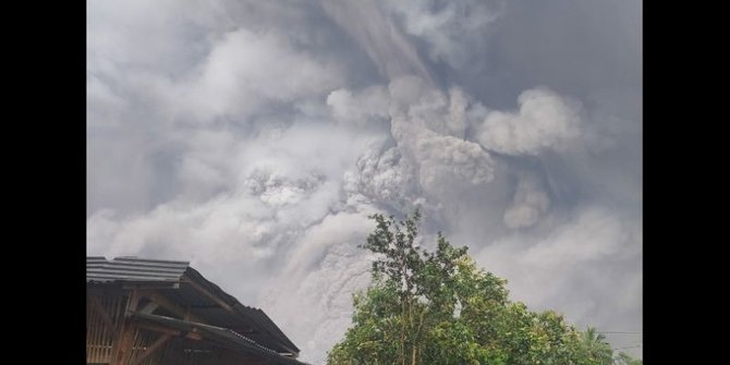 PVMBG Sudah Kirim Peringatan Dini Dua Hari Sebelum Gunung Semeru Erupsi