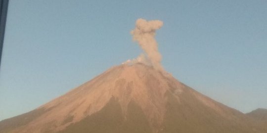 Berdasarkan Rekaman Seismik Aktivitas Gunung Semeru Normal