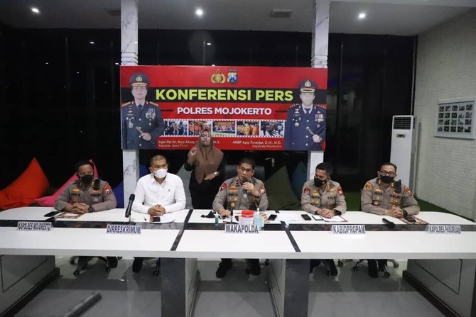 wakapolda jatim brigjen pol slamet hadi supraptoyo rilis kasus mahasiswi brawijaya