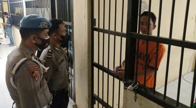 bripda randy ditahan di rutan mapolda jatim