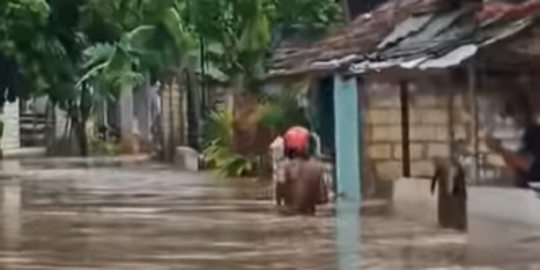 Hujan Sebentar Langsung Banjir Sepinggang, Warga Tuban Protes Banyak Hutan Gundul