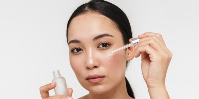 Perbedaan Essence dan Serum yang Mendasar, Ketahui Cara Menggunakannya