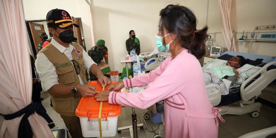 Korban Erupsi Gunung Semeru Dirawat di RSUD Pasirian Dapat Bantuan Masker dan Makanan
