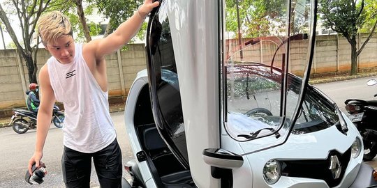 Intip Potret Mobil Pertama Azka dari Deddy Corbuzier, Segini Harganya