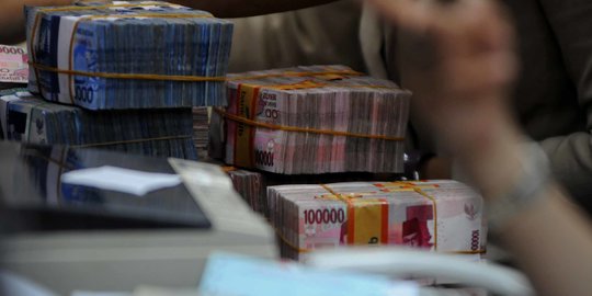 Kurs Rupiah Ditutup Melemah ke Rp14.442 per USD Dipengaruhi Penyebaran Varian Omicron