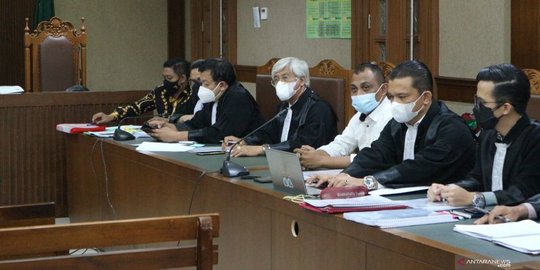 Lebih Rendah dari Robin Pattuju, Pengacara Maskur Husain Dituntut 10 Tahun Bui