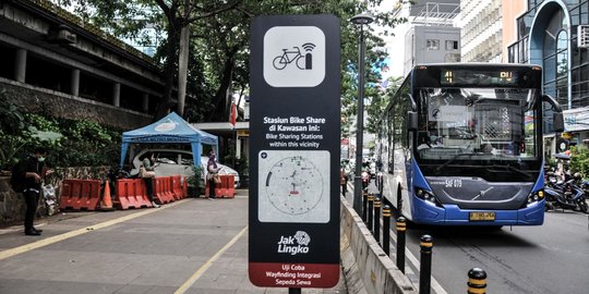 Sopir Lupa Tarik Rem Tangan, Transjakarta Jalan Sendiri Tabrak Tembok di Tangerang