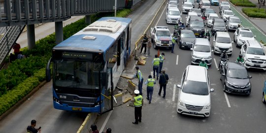 Pejalan Kaki Tewas Ditabrak Bus Transjakarta di Dekat SMK 57 Ragunan