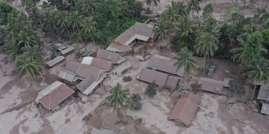 2.713 Debitur Terdampak Awan Panas Guguran Gunung Semeru, Total Pinjaman Rp102,5 M